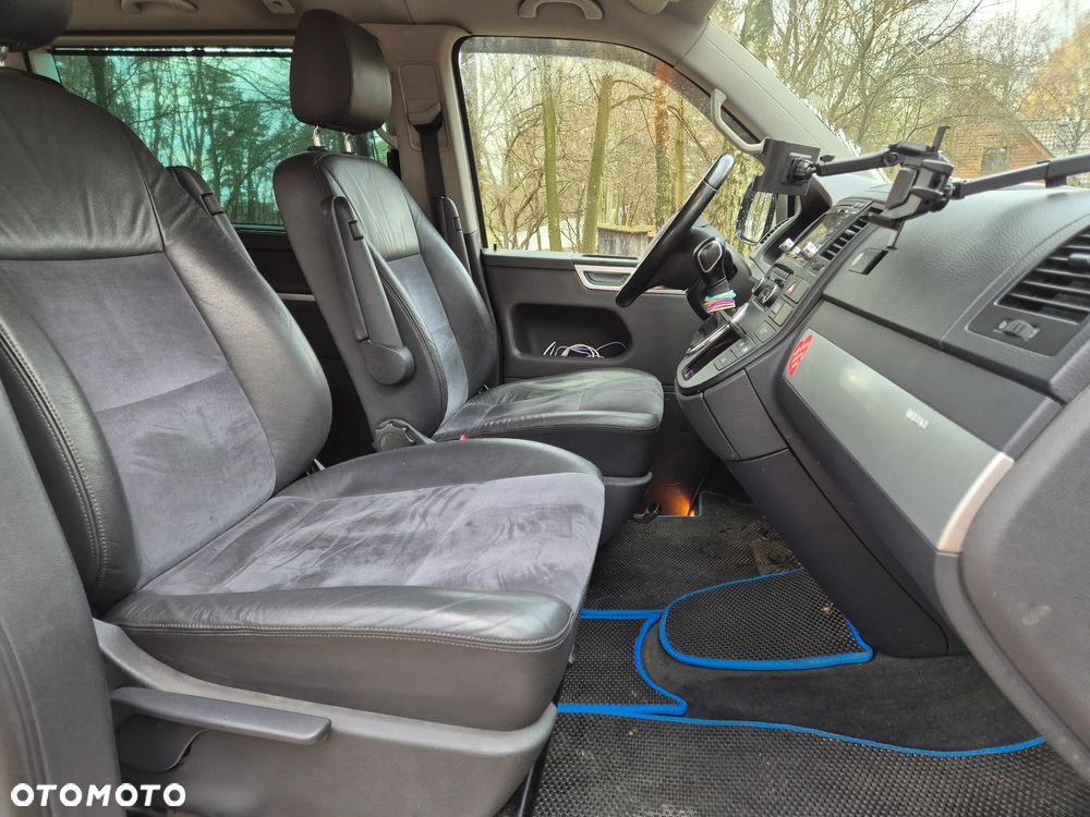 Volkswagen Multivan - 11