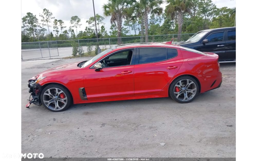 Kia Stinger - 5