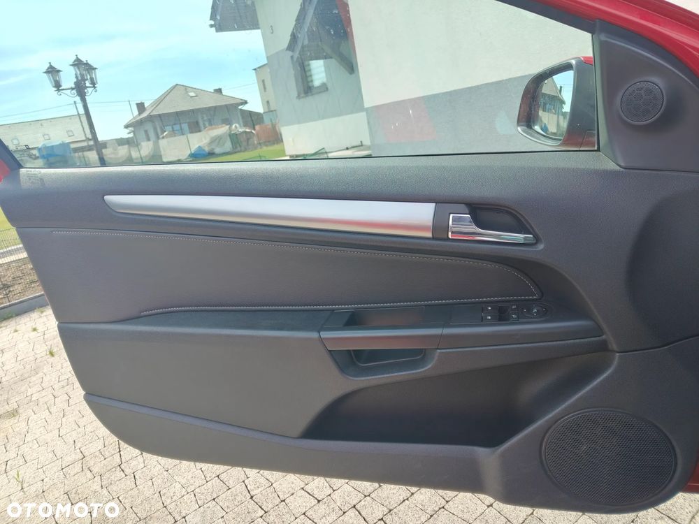 Opel Astra 1.6 Turbo Cosmo - 21