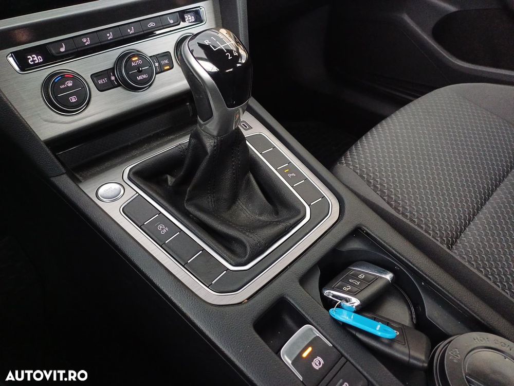 Volkswagen Passat 1.5 TSI ACT Trendline - 12