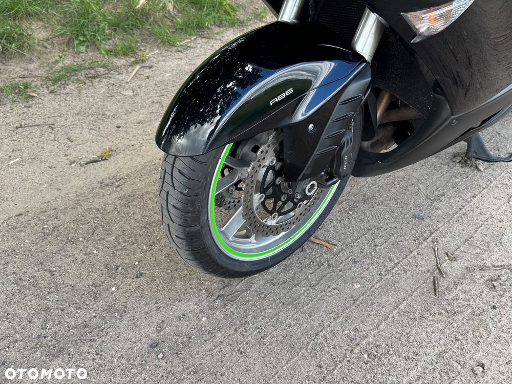 Kawasaki GTR - 18