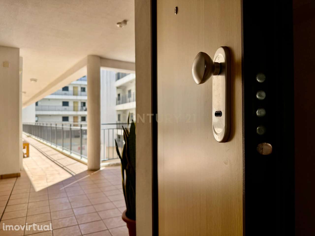 Apartamento T2 no Condomínio Ondas do Mar (estacionamento, elevador e - Grande imagem: 5/22