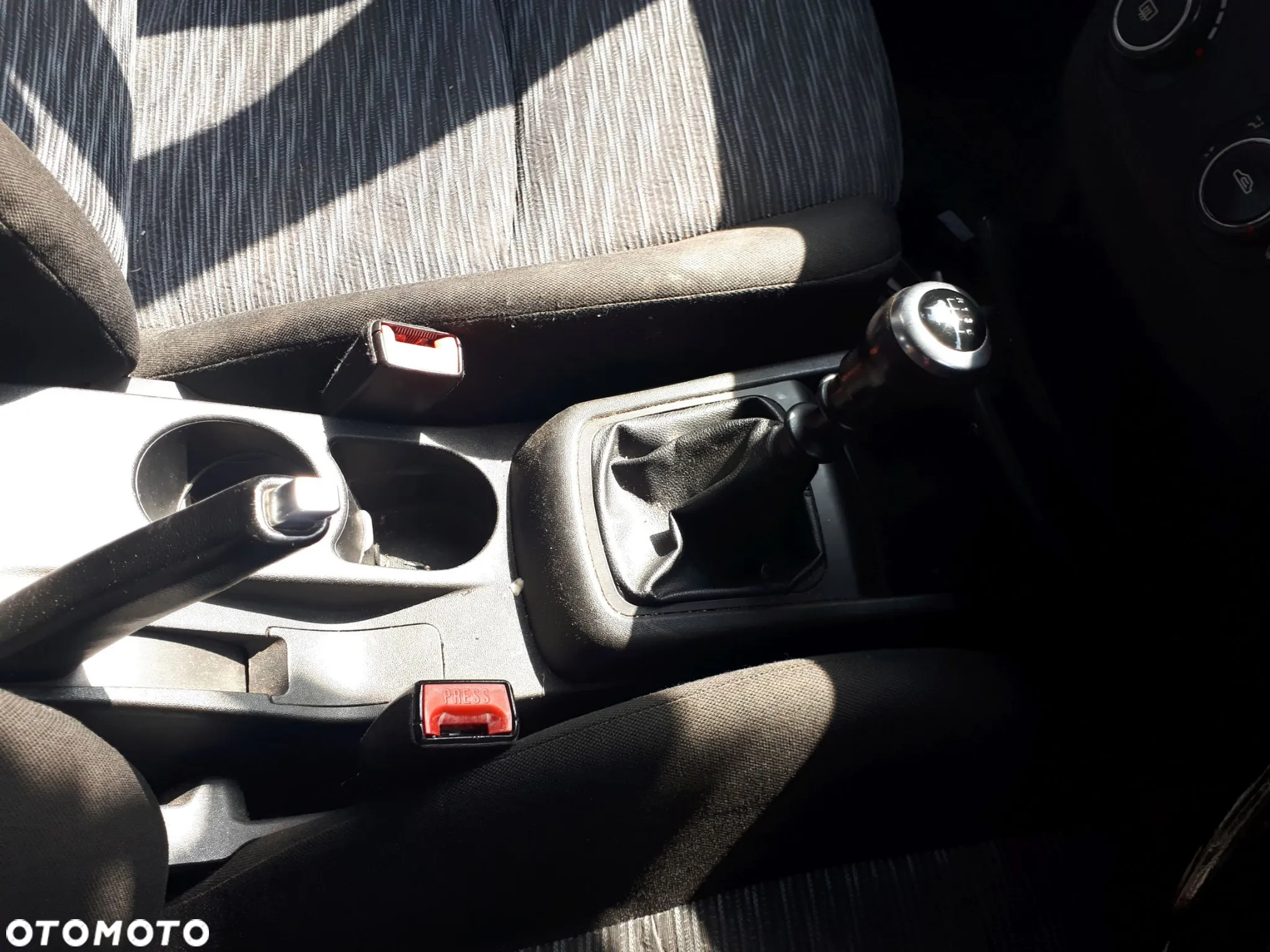 MITSUBISHI COLT Z30 04-08 KLAPKA WLEWU PALIWA 20H - 19