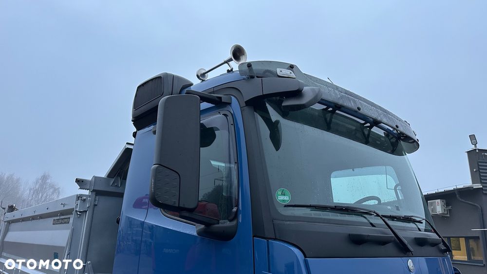 Mercedes-Benz Arocs - 17