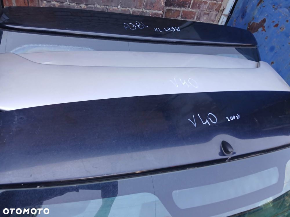 Volvo V40 klapa bagażnika - 4