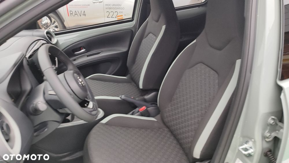 Toyota Aygo X 1.0 VVT-i Style CVT - 11