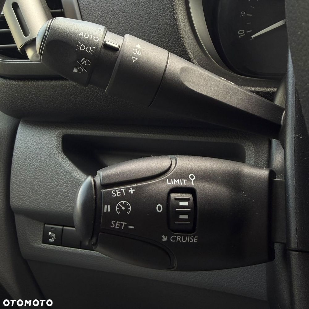 Peugeot Expert - 8