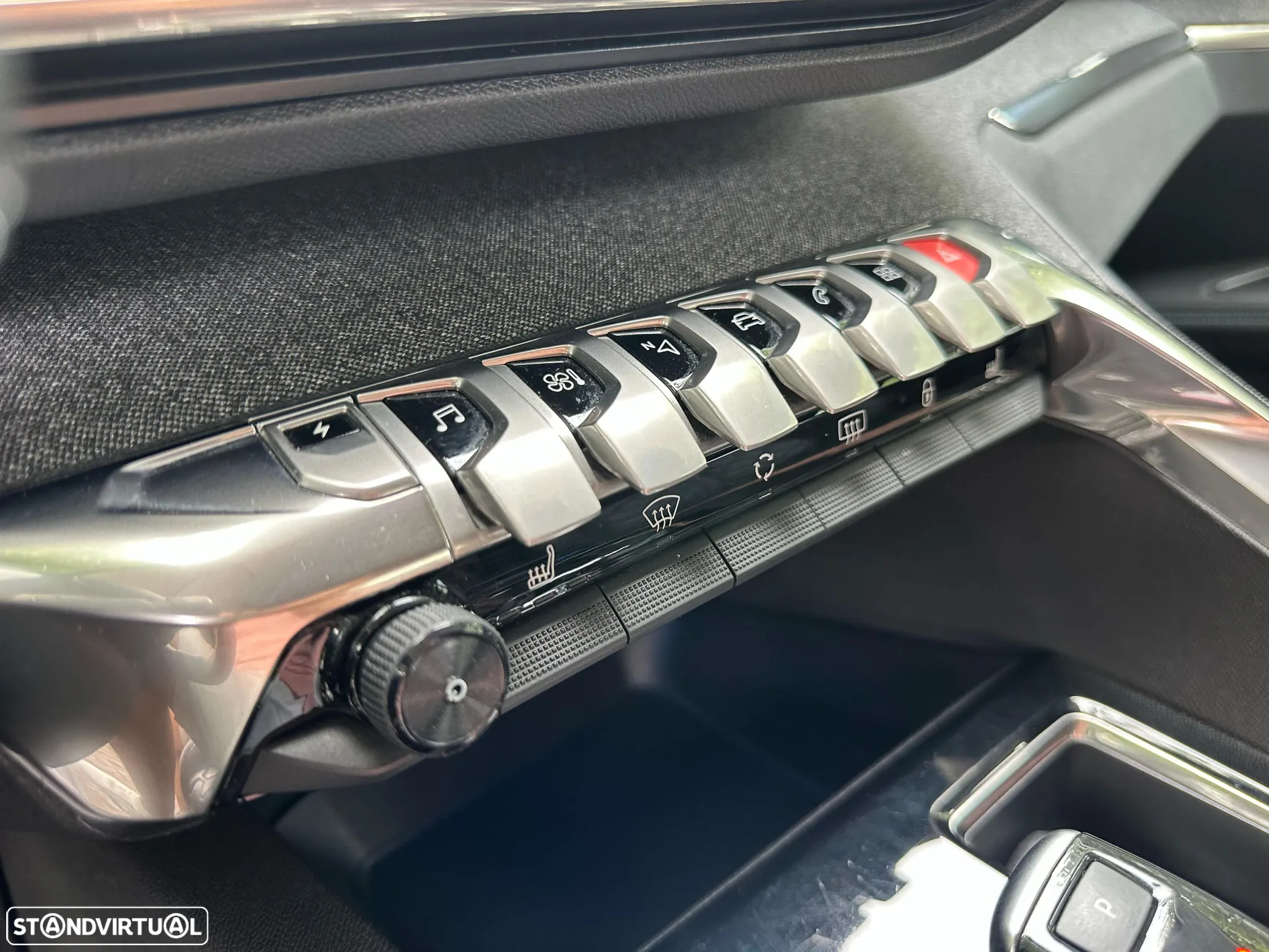 Peugeot 3008 1.6 Hybrid4 Allure Pack e-EAT8 - 23