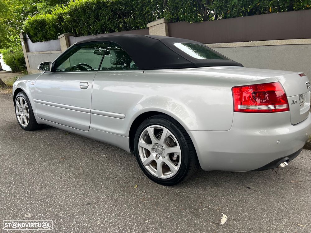 Audi A4 Cabrio 2.0 TDI Exclusive - 9