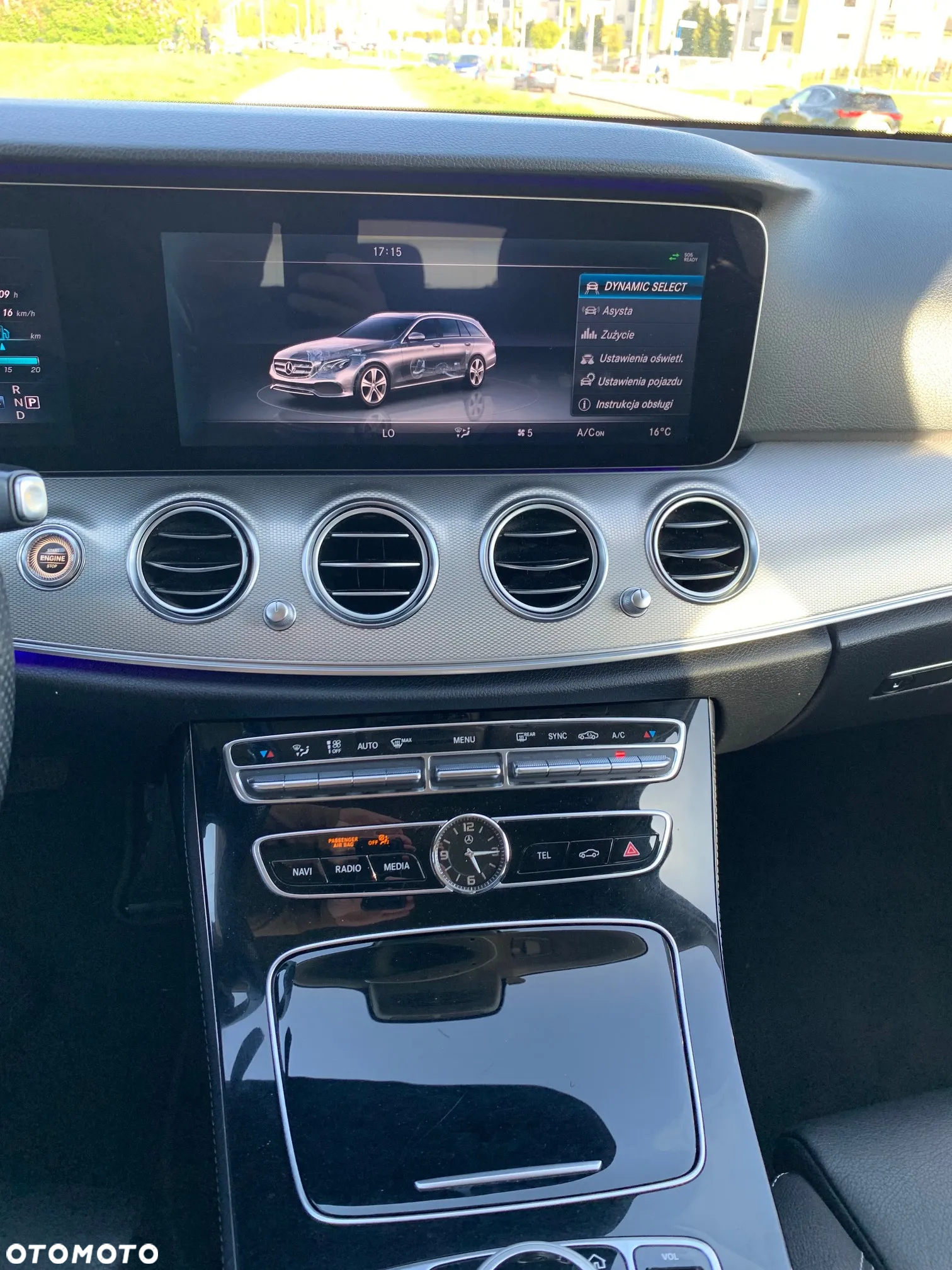 Mercedes-Benz Klasa E 220 d T 9G-TRONIC - 16