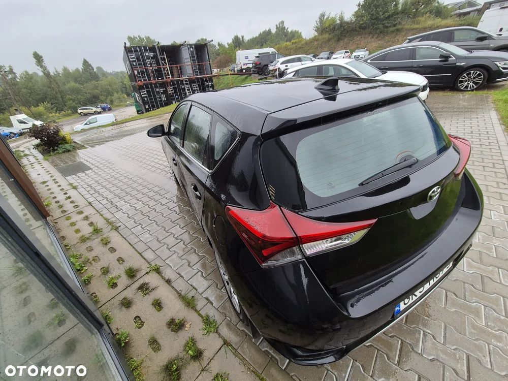 Toyota Auris 1.6 D-4D Dynamic - 11