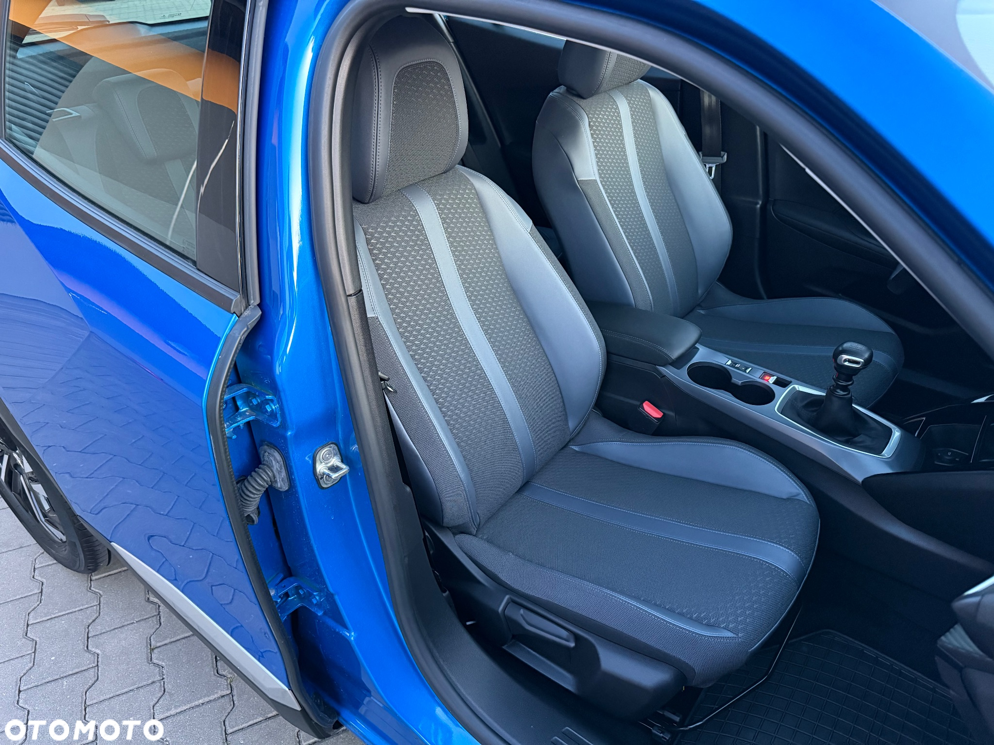 Peugeot 2008 1.2 PureTech Allure S&S - 29