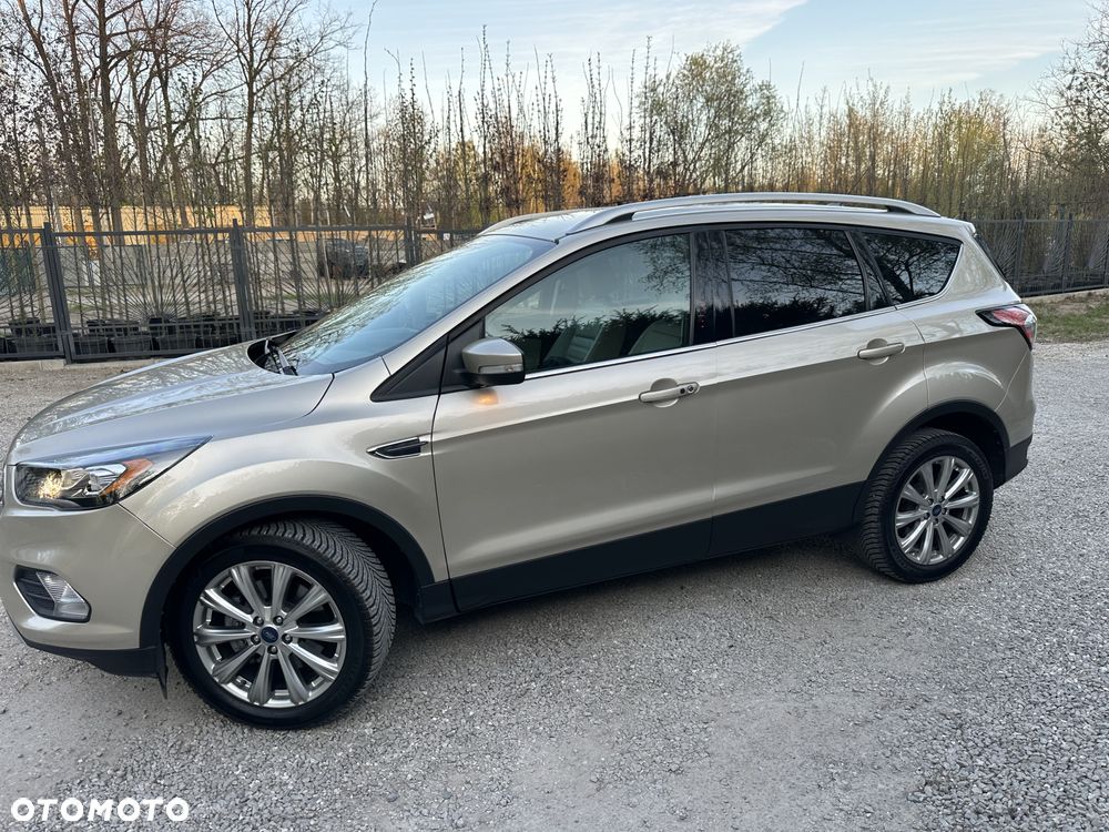 Ford Escape ver-2-0-ecoboost-awd-titanium - 4