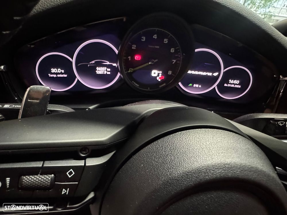 Porsche Panamera 4 E-Hybrid Platinum Edition - 16