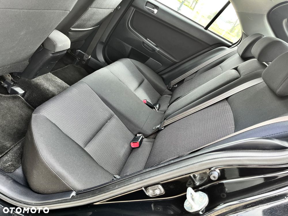 Mitsubishi Lancer 1.8 Intense - 11