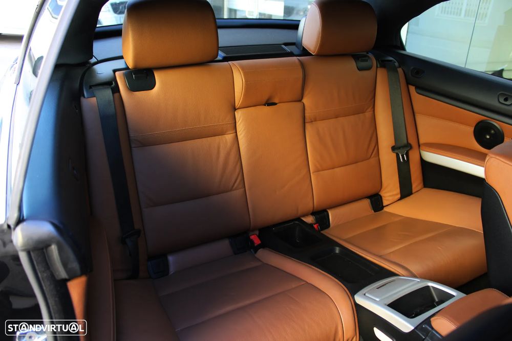 BMW 330 i Auto - 27