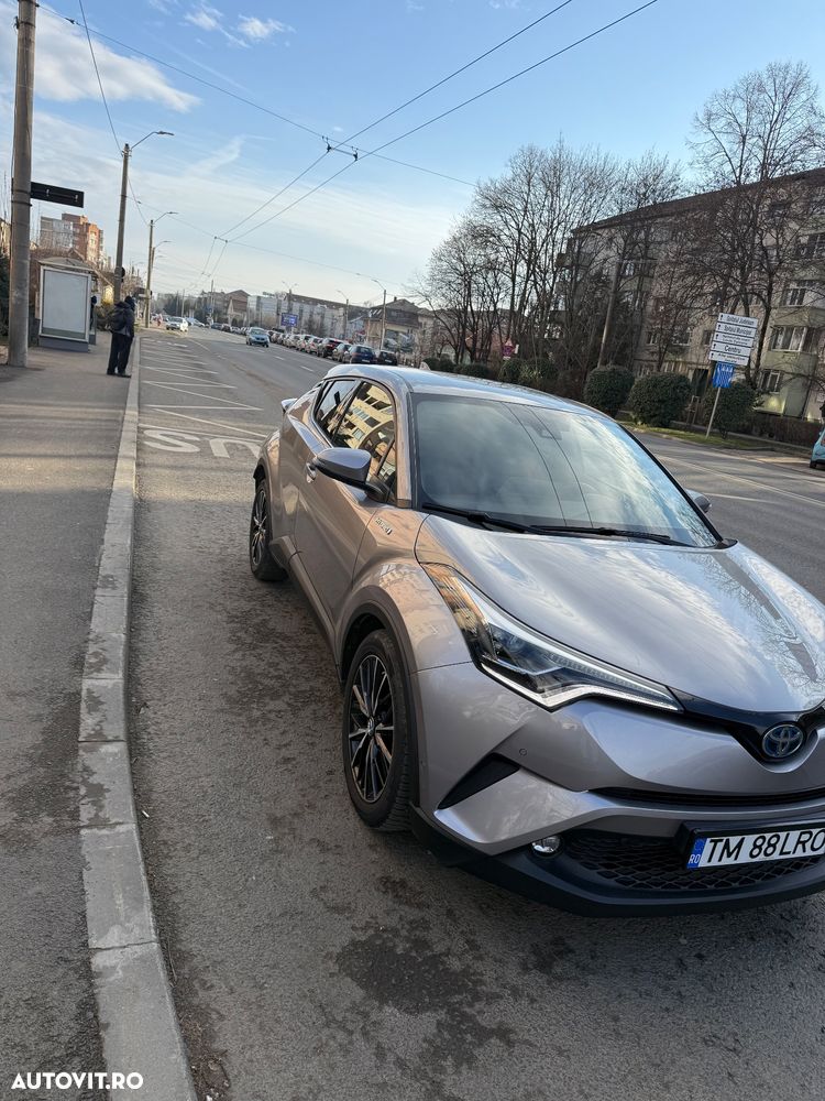 Toyota C-HR Lounge - 1