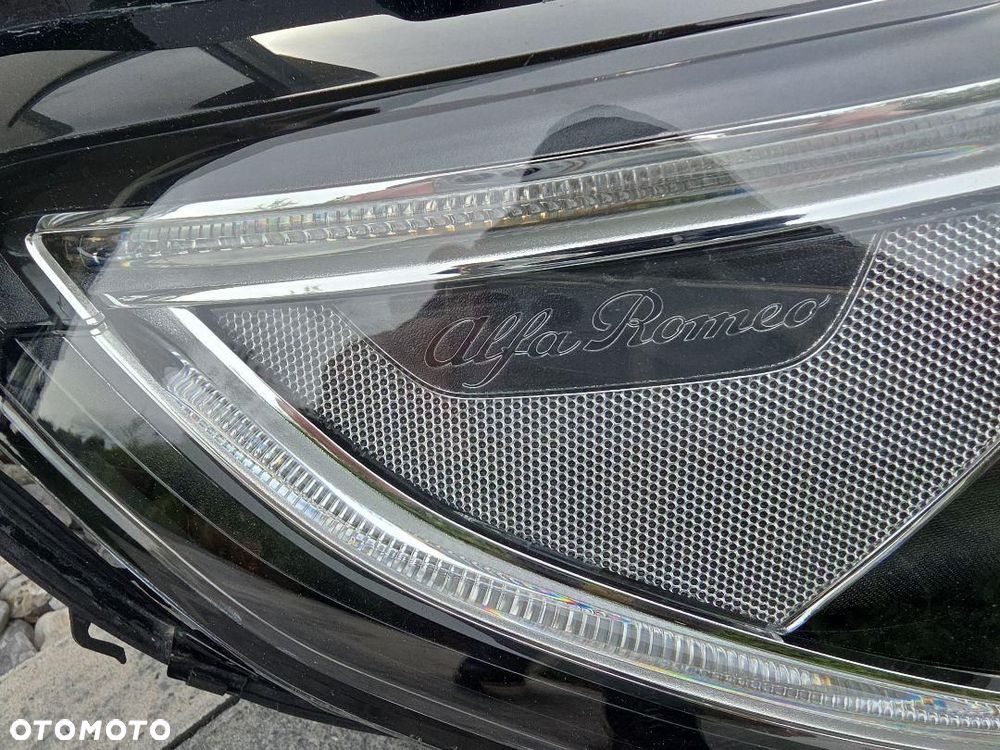 ALFA ROMEO STELVIO Prawa Kompletna Bi-Xenon Dynamic Led 50559297 04E18-A - 5