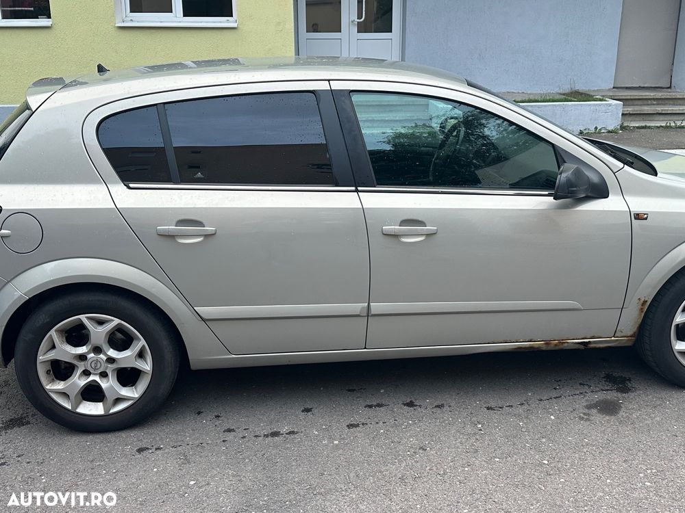 Opel Astra 1.7 CDI Cosmo - 9