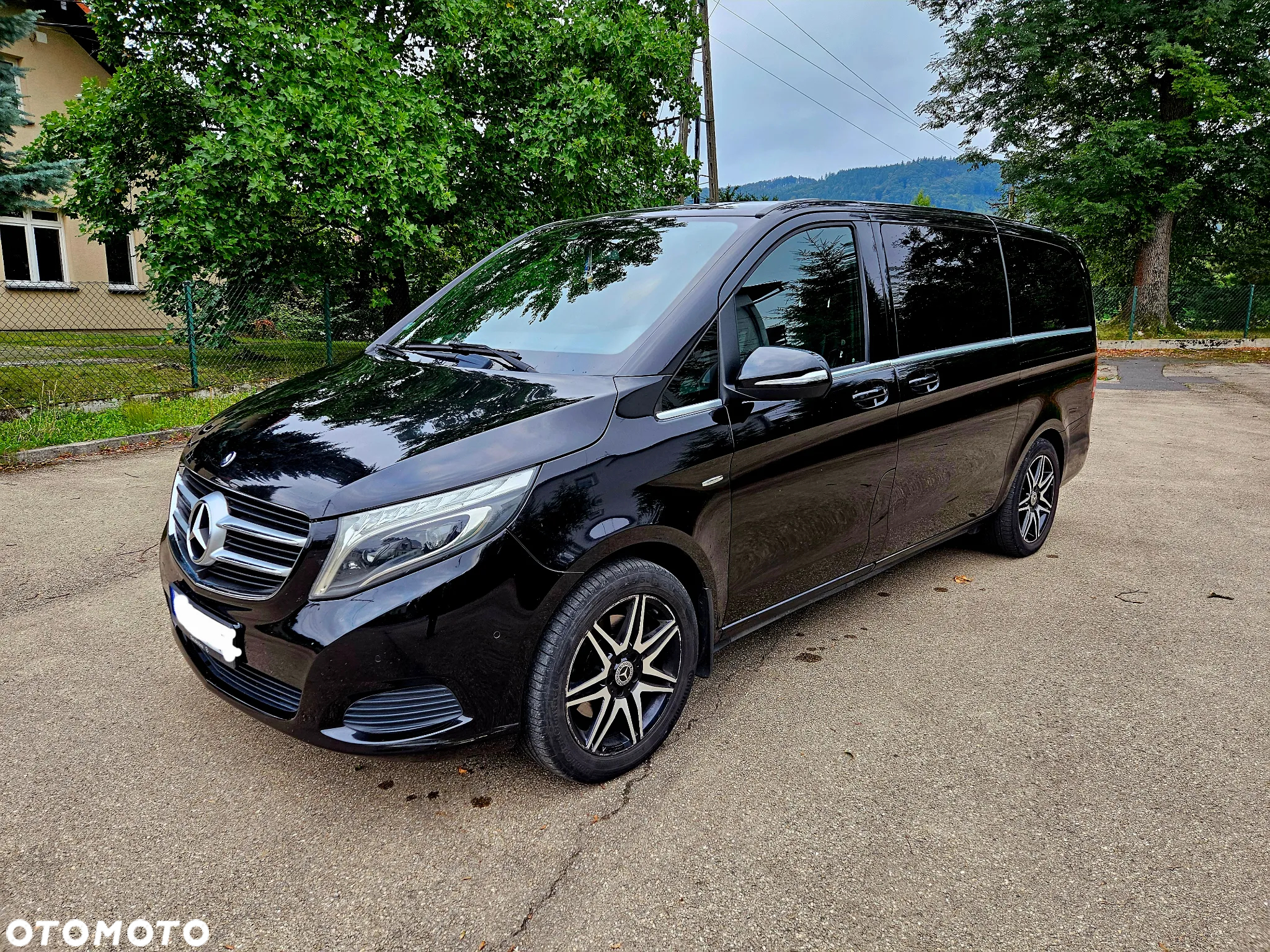 Mercedes-Benz Klasa V 220 CDI Avantgarde 7G-Tronic (d³ugi) - 2