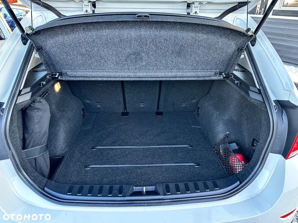 BMW X1 sDrive18i xLine - 26
