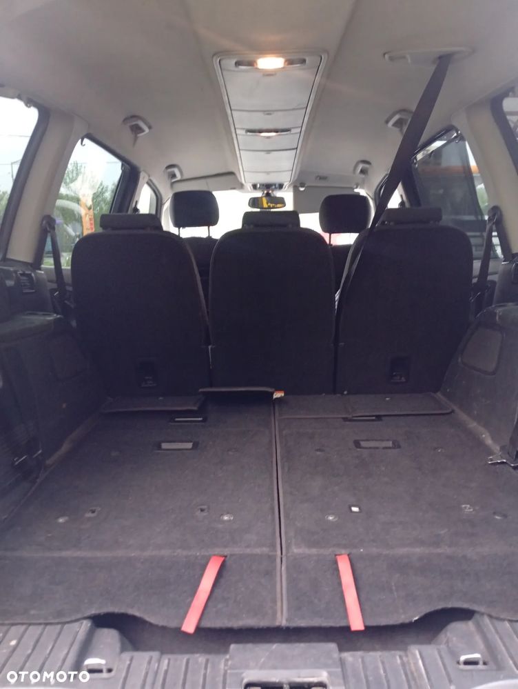 Ford Galaxy 2.0 TDCi Ghia - 29