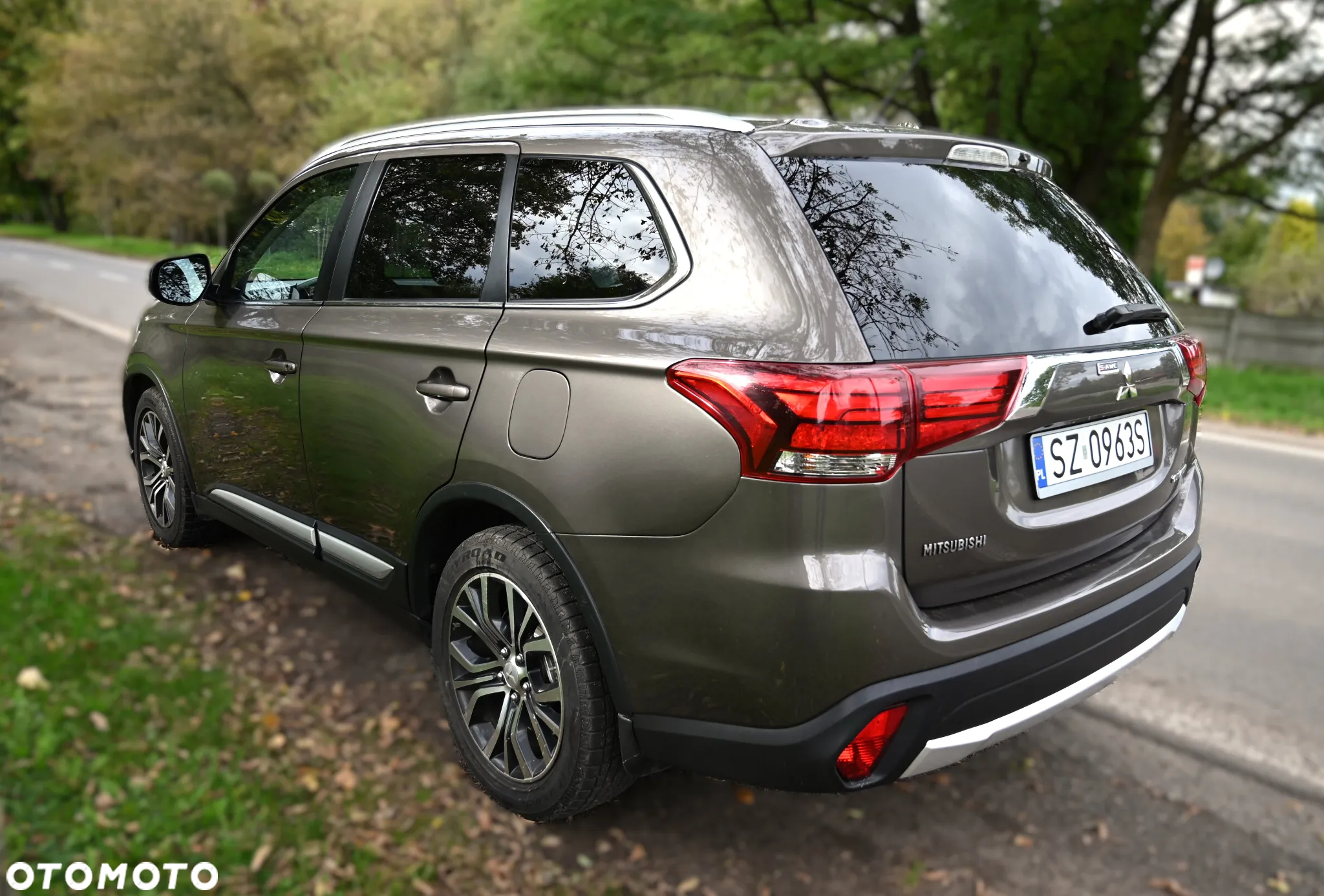 Mitsubishi Outlander - 16