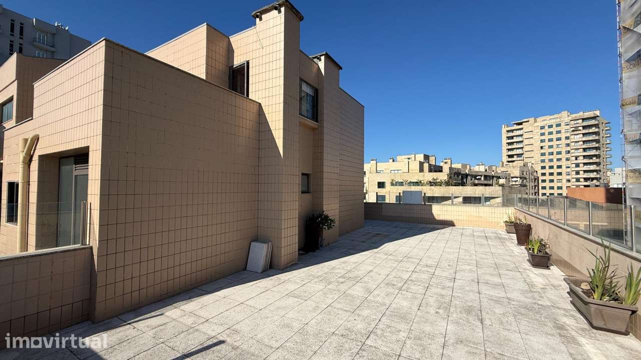 Apartamento T3 Duplex (Terraço e Vista Mar) - Grande imagem: 3/32