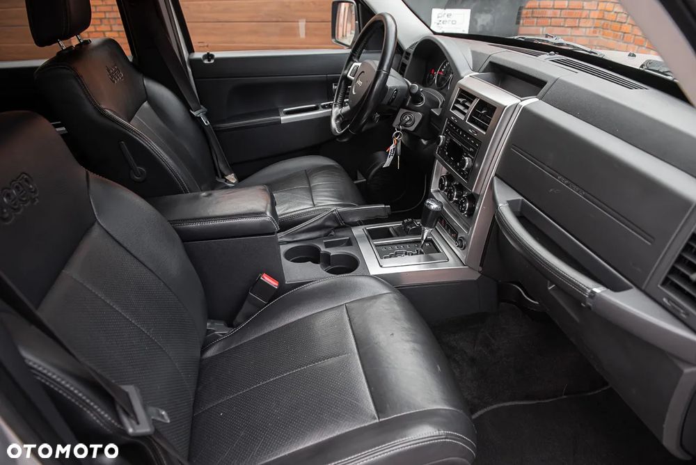 Jeep Cherokee 3.7L Limited - 28