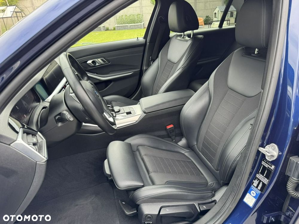 BMW Seria 3 320d Sport Line Shadow sport - 33