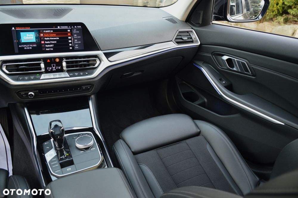 BMW Seria 3 320d Sport Line Shadow - 22