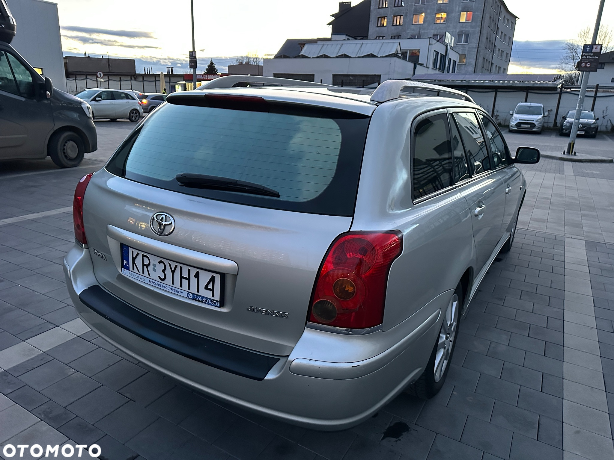 Toyota Avensis - 12