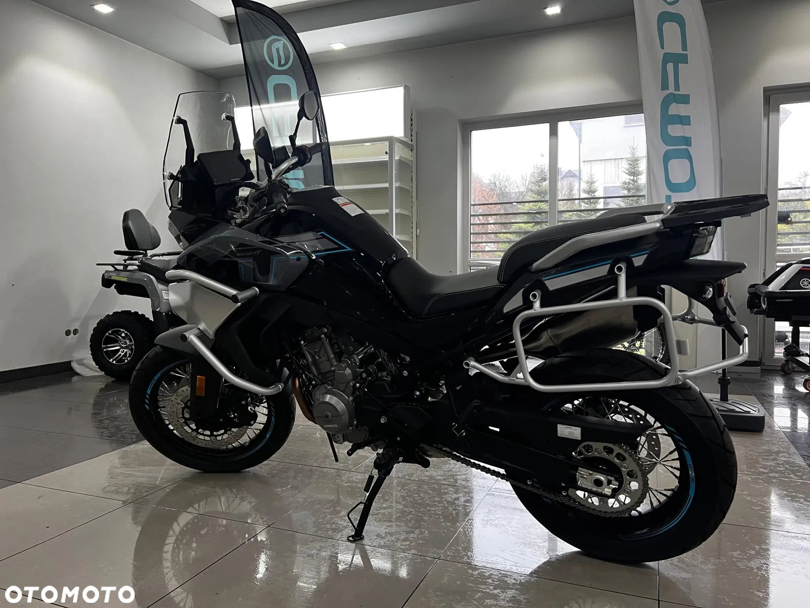 CFMoto MT - 12