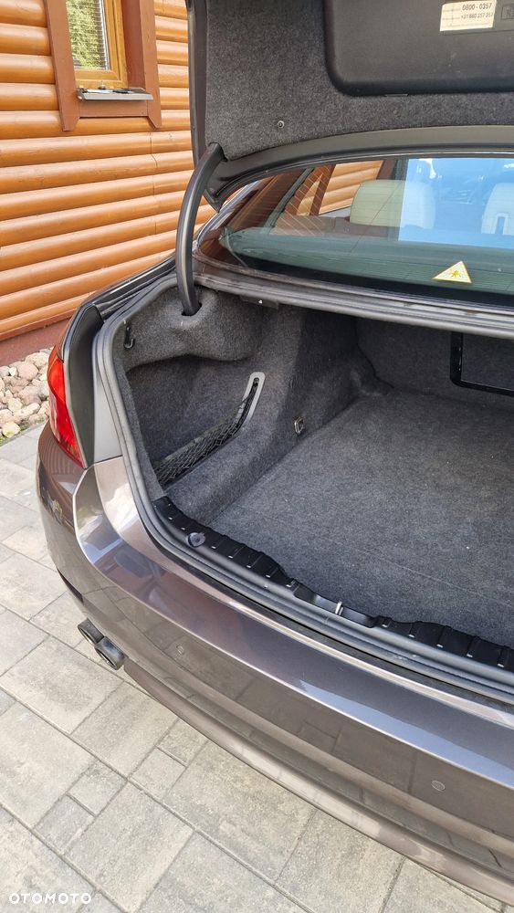 BMW Seria 5 525d - 23