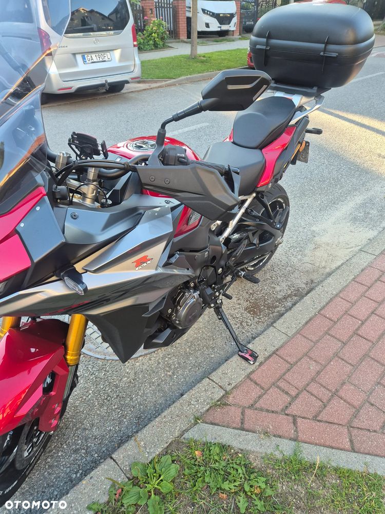 Suzuki GSX - 16