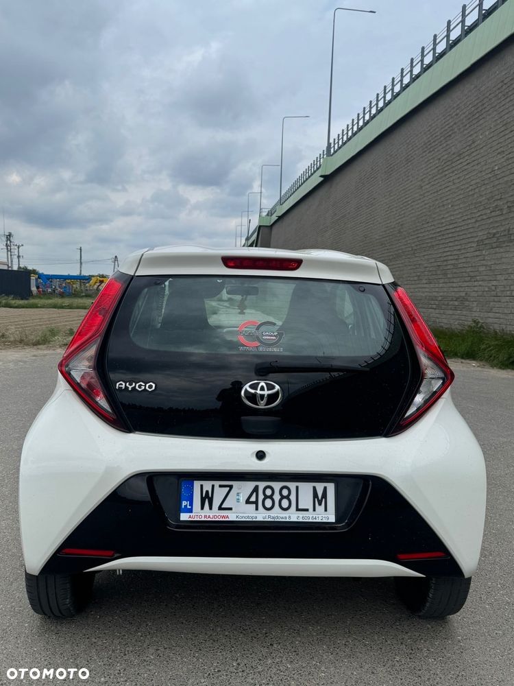 Toyota Aygo x-play - 4