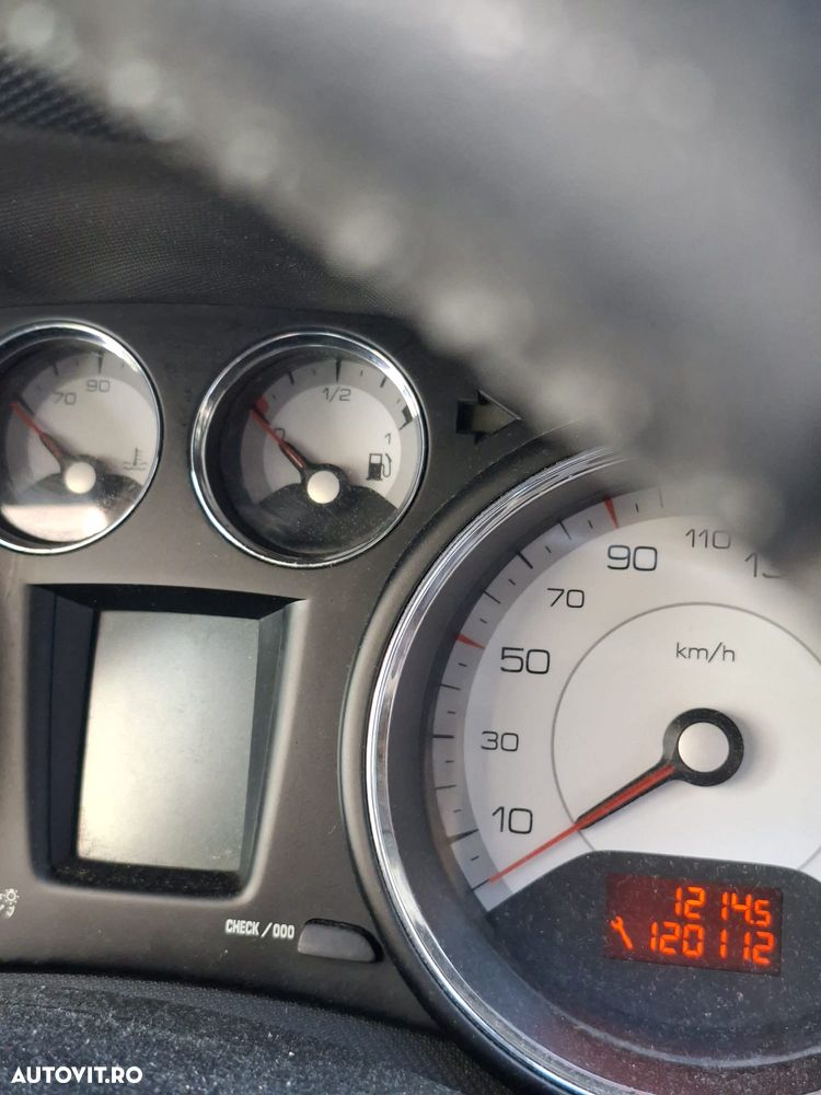Peugeot 308 1.6E Premium Pack - 4