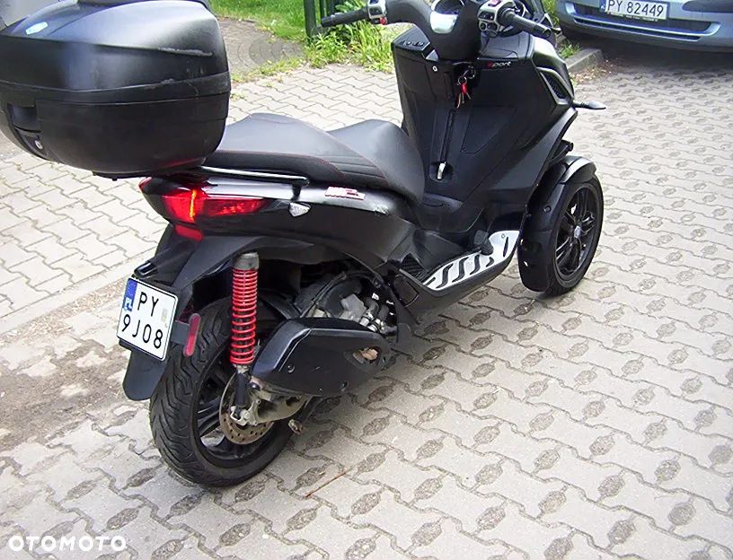 Piaggio MP-3 - 6