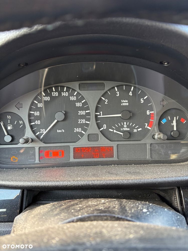 BMW Seria 3 316i - 17