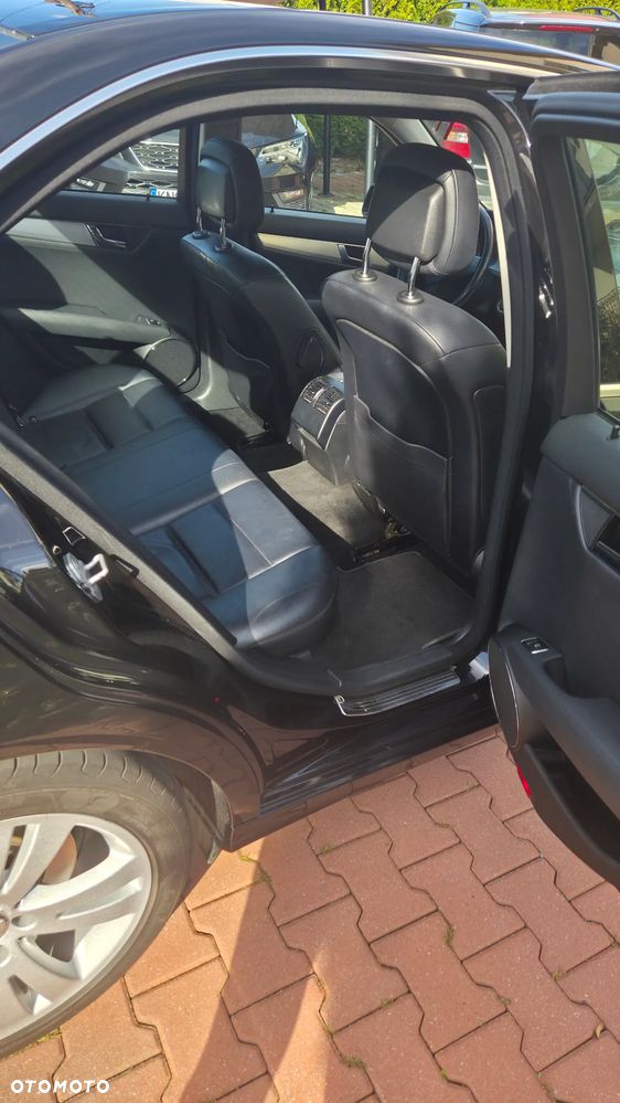 Mercedes-Benz Klasa C 250 CDI DPF Automatik BlueEFFICIENCY Elegance - 13