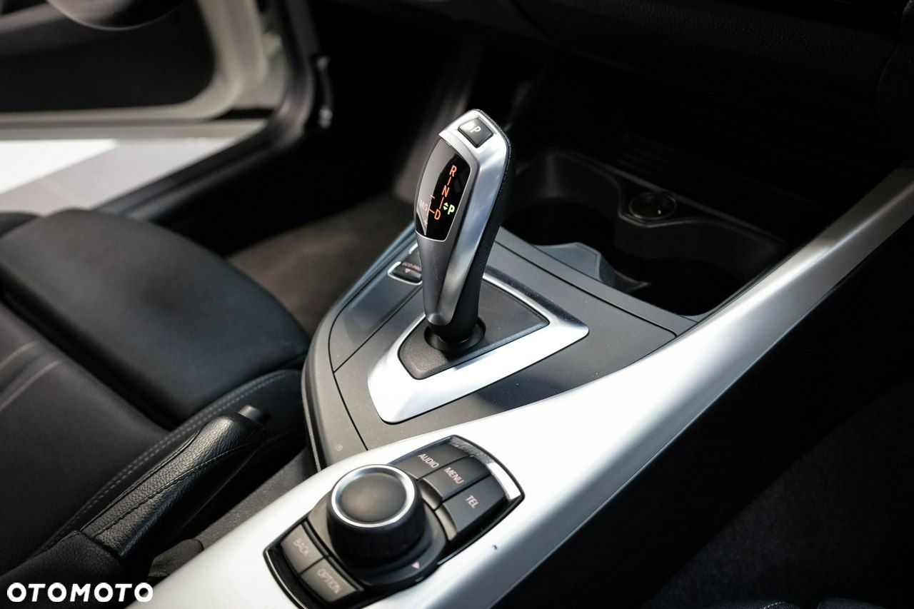 BMW Seria 1 - 17