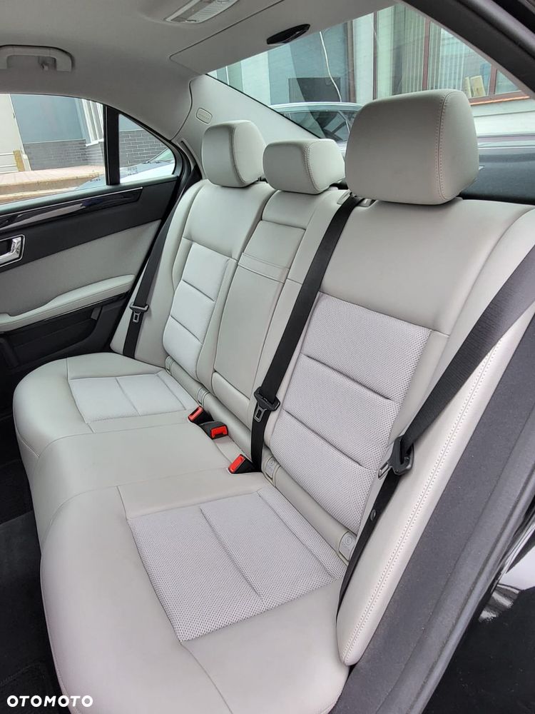 Mercedes-Benz Klasa E 350 CDI 4-Matic Avantgarde - 24