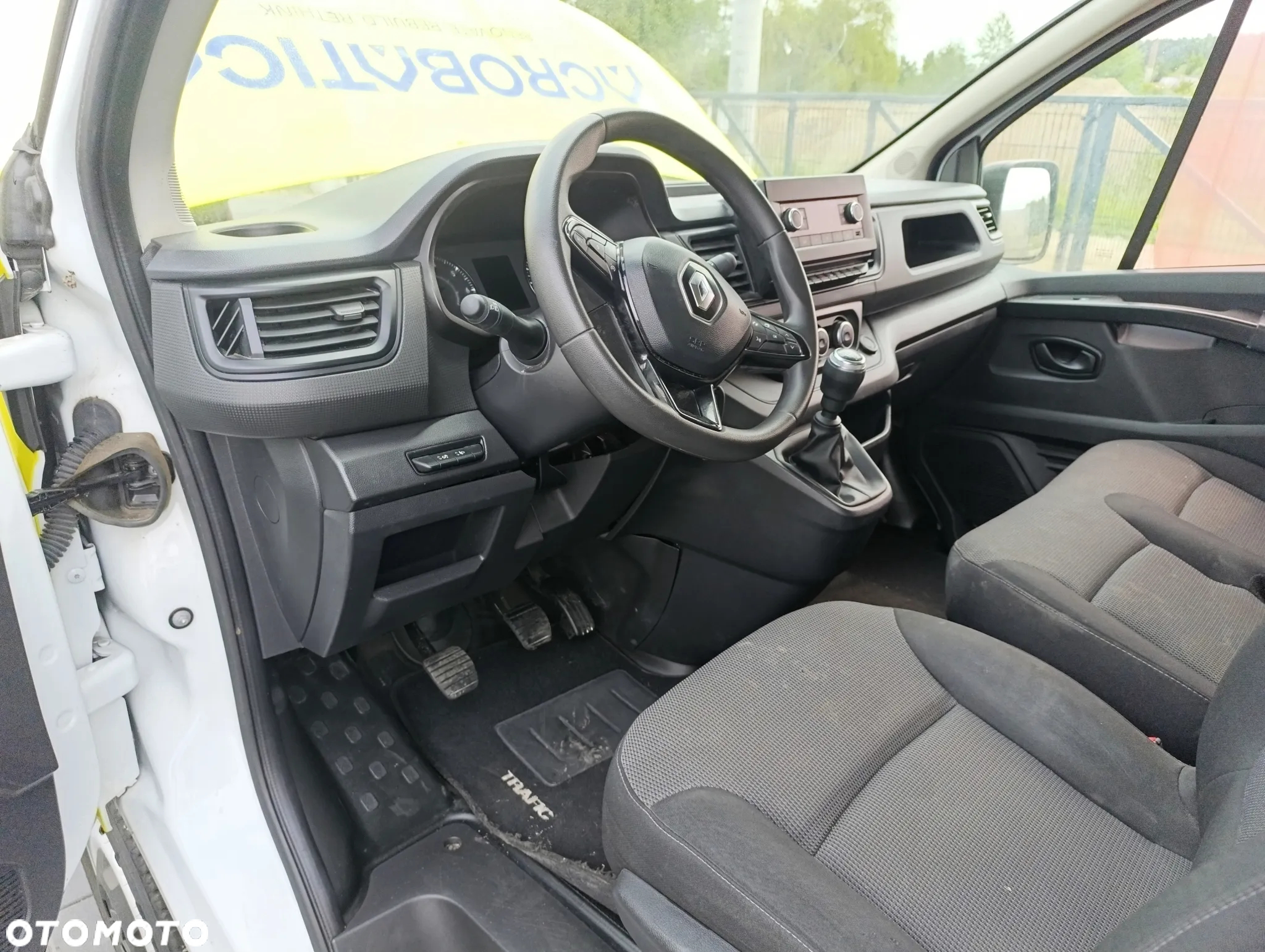 Renault TRAFIC III - 9
