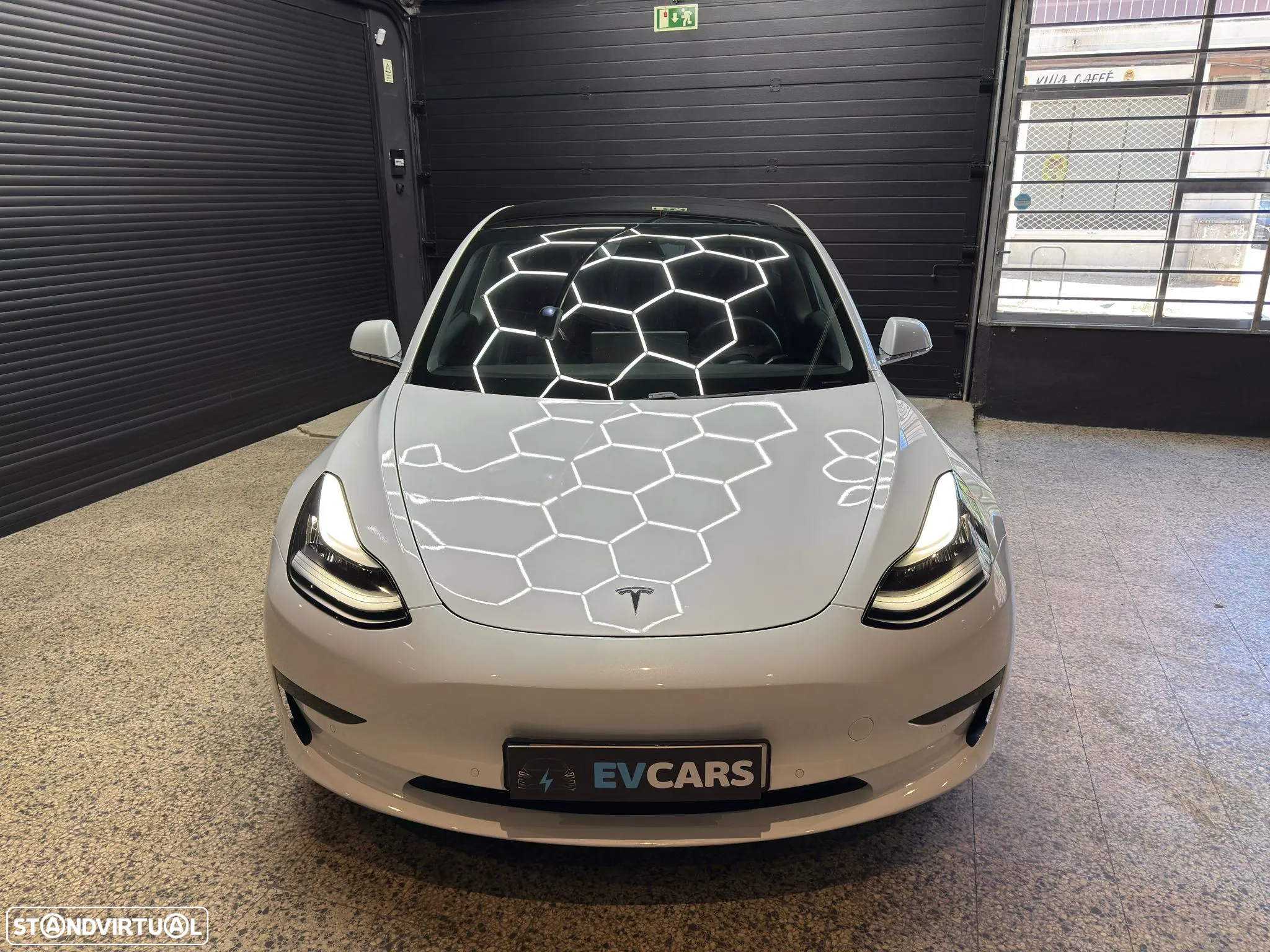 Tesla Model 3 Standard Range Plus RWD - 3