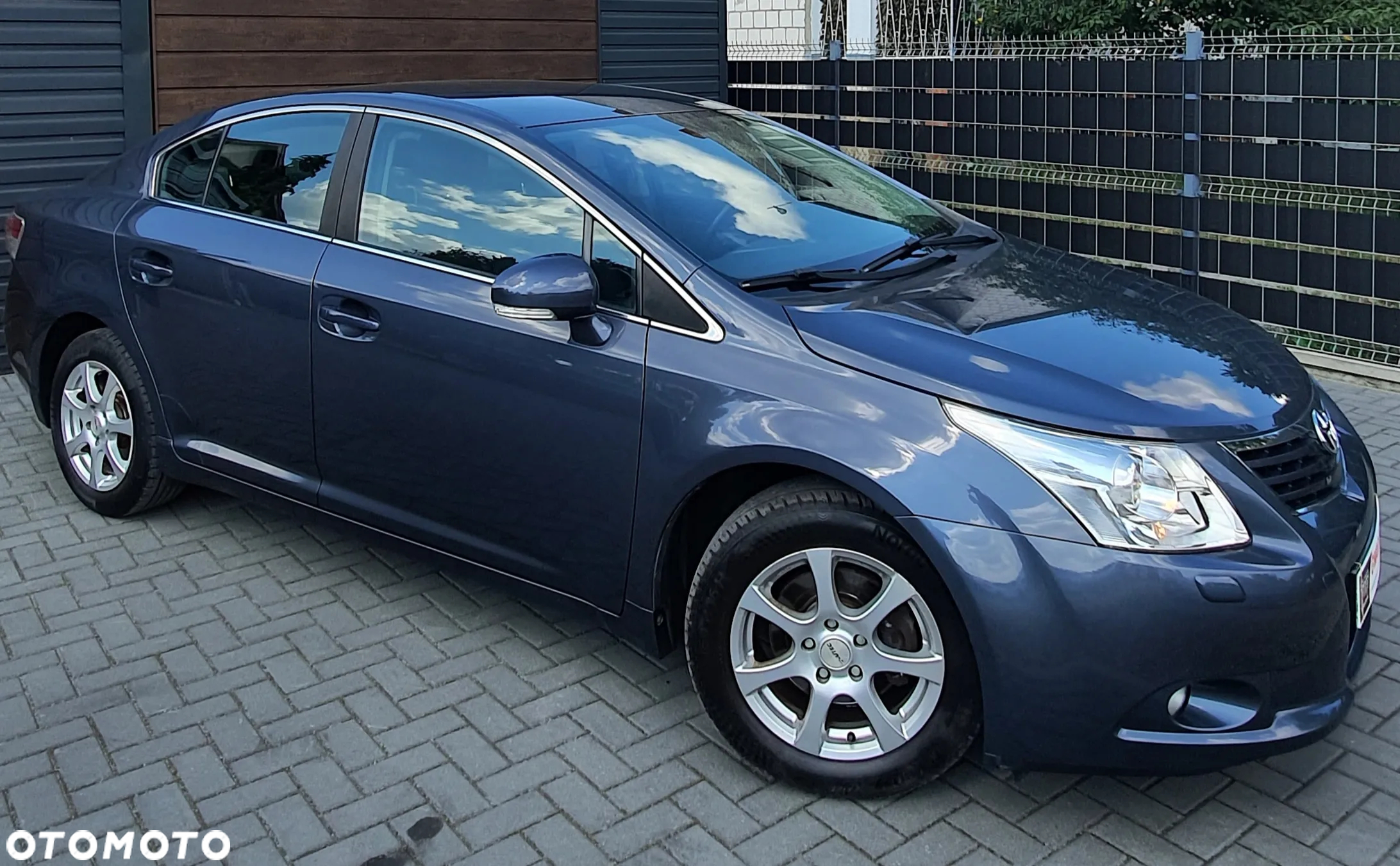 Toyota Avensis 1.8 Sol plus NAVI - 9