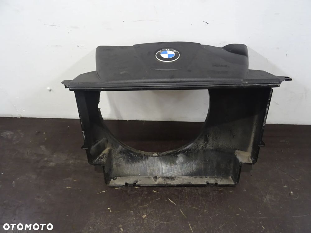 BMW E39 LIFT 00-03 2.0D OBUODOWA WENTYLATORA WISKOZY 7785083 - 1