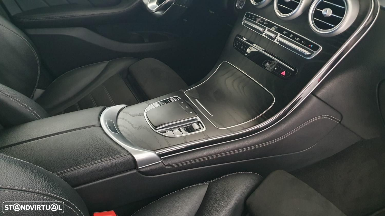 Mercedes-Benz GLC 300 Coupe de 4Matic 9G-TRONIC - 32