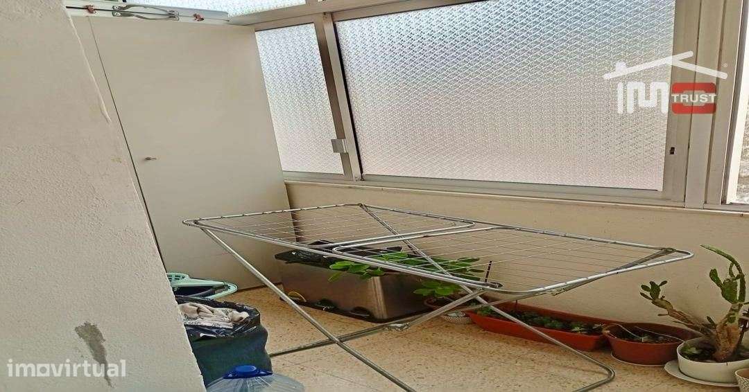 T3 Remodelado com Marquise e Excelente Potencial | 98m² | Setúbal - Grande imagem: 3/33