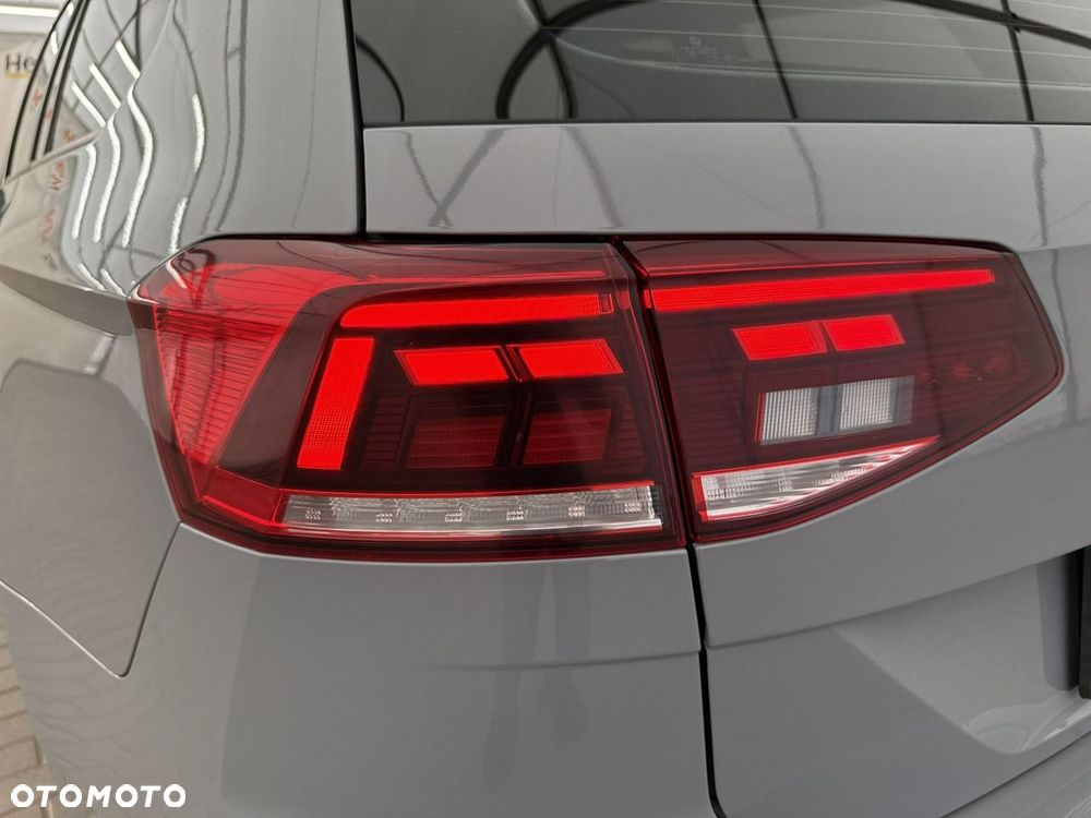 Volkswagen Passat - 30