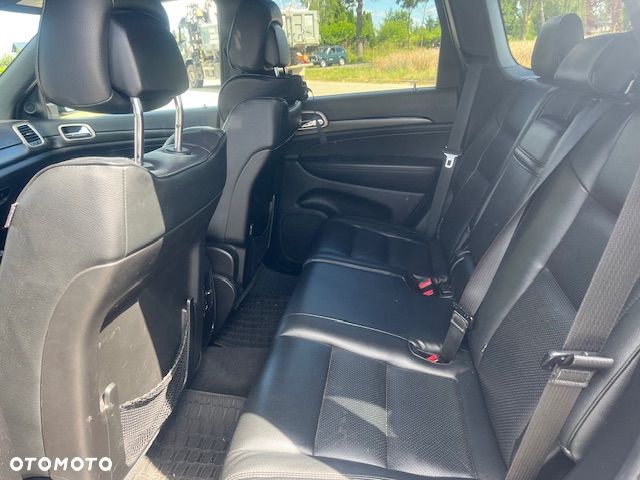 Jeep Grand Cherokee - 12